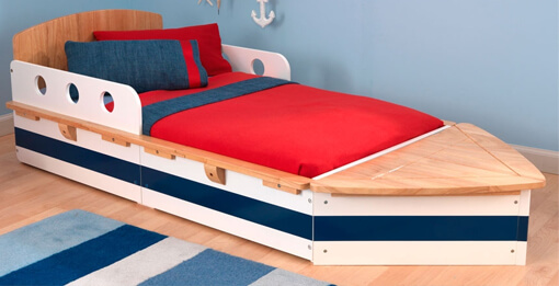 Кровать в детскую с бортиками по бокам